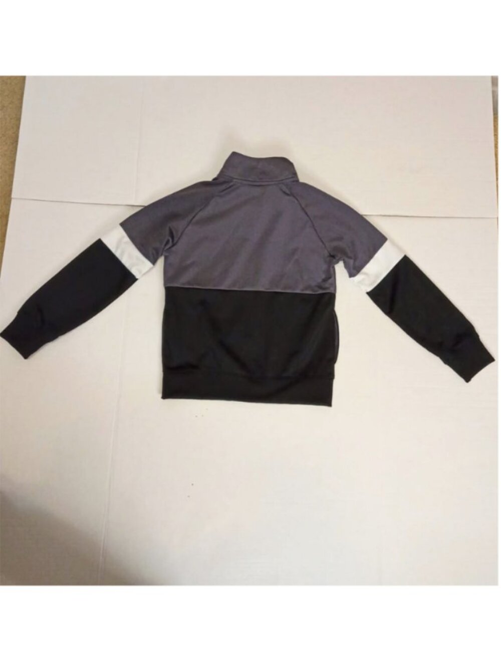 Nike Boys Full Zip Track Jacket 4/5Y Gray Black Swoosh - Picture 3 of 4